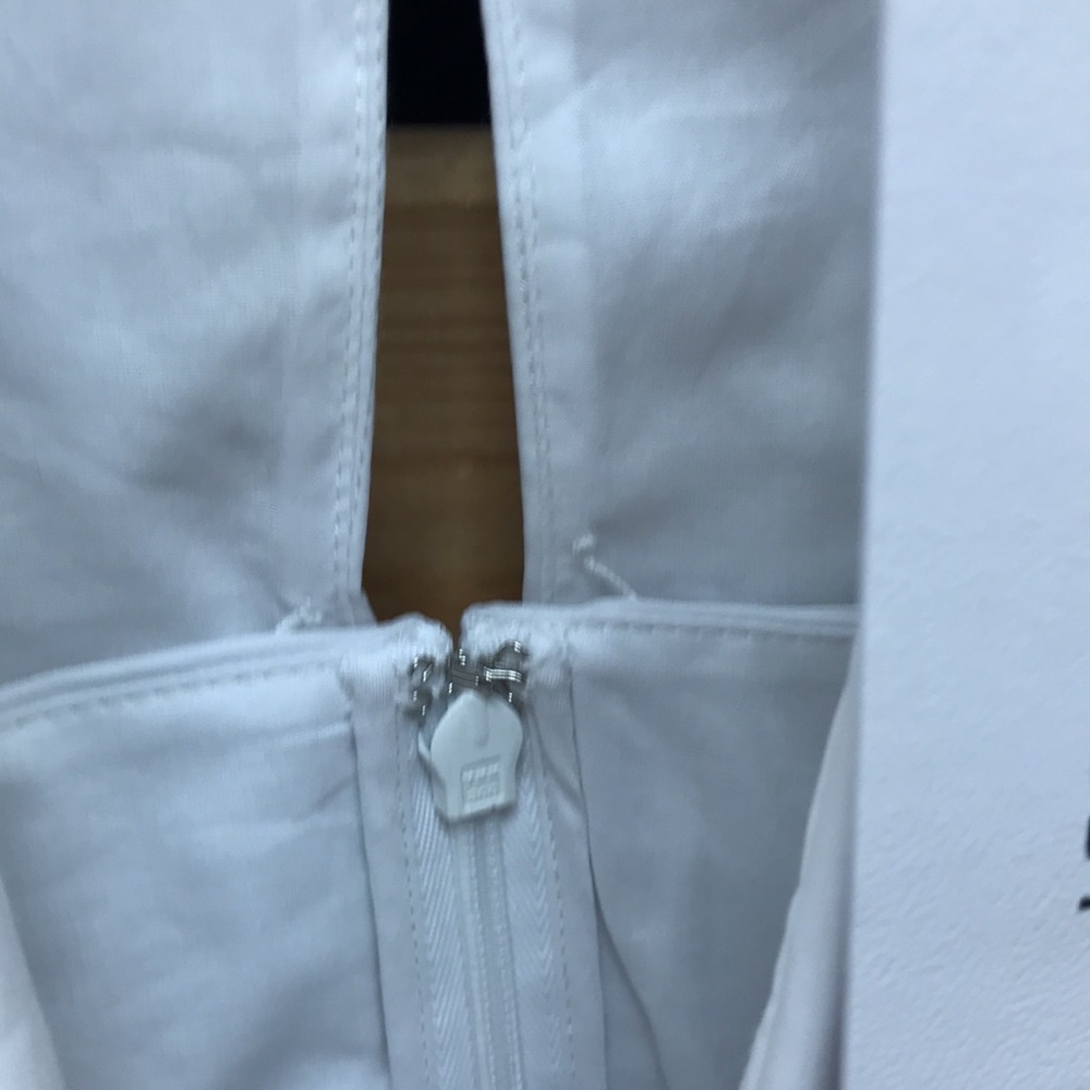 NWT,Derek Lam10Crosby
Ruched Pleated Stretch-Linen - Picture 10 of 16
